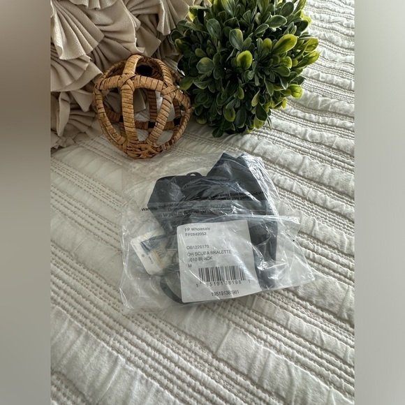 Free People Oh Scuba Bralette in Black Size Medium - Picture 11 of 13